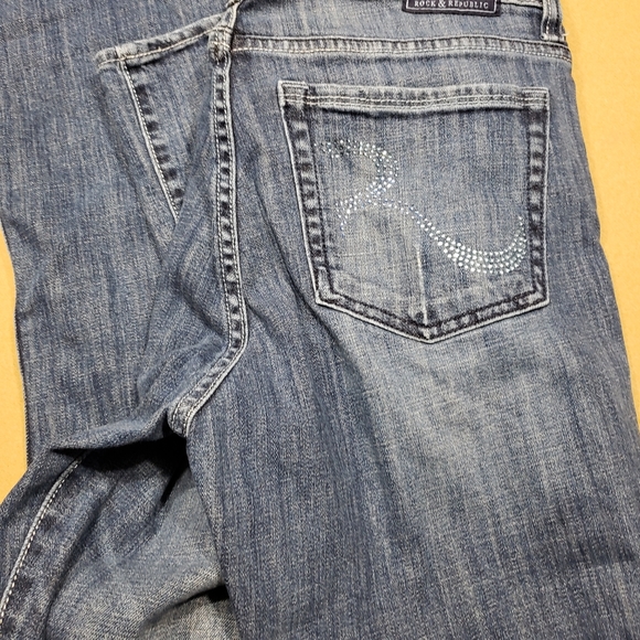 Women's Kohl's Rock and Republic size 14 jeans - Picture 2 of 3